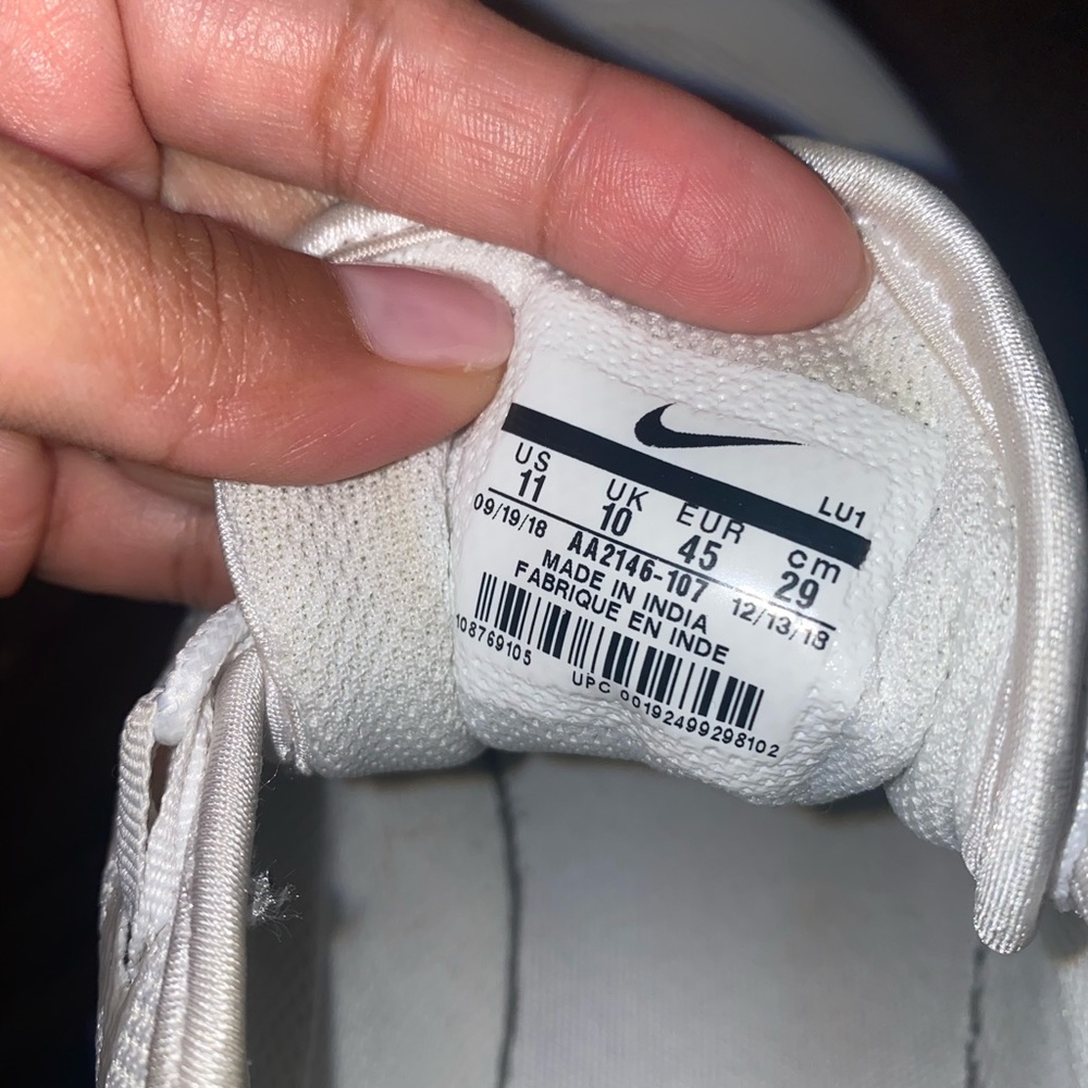 SOLD ❌❌ Nike All White Men Sneakers - Picture 5 of 6